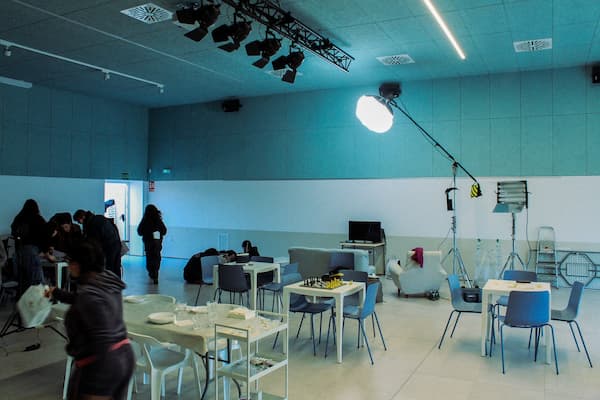 Montaje de la sala común de la residencia