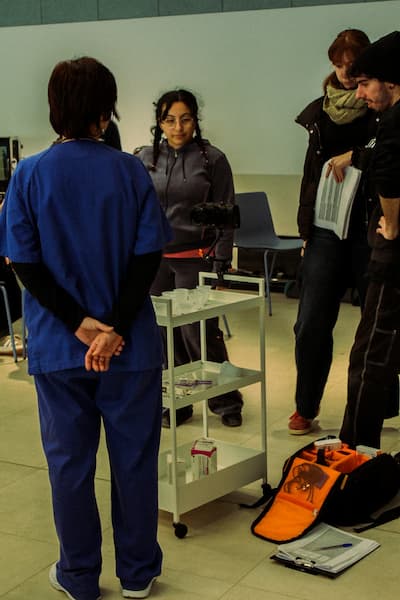 Cristina Martín (Mari) recibiendo indicaciones de Ferran